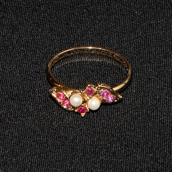 Gold Tone faux pearls and gem stones Size 8 3/4 - Picture 1 of 3